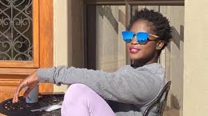 Somit sind menowin und sabrina cousin und cousine und haben den gleichen opa. Motsi Mabuse Der Wunsch Ihrer Tochter Wird Fur Sie Zur Herausforderung Gala De