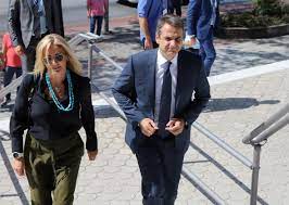 Θέλουν να πλήξουν τον σύζυγό μου και χτυπούν εμένα 12 φεβ 2018 19:56 ελλαδα Stis Listes Twn Paradise Papers Kai H Mareba Mhtsotakh H Efhmerida Twn Syntaktwn