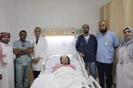 يتيح العمل في مستشفى الملك فيصل التخصصي ومركز الأبحاث (مؤسسة عامة) فرصة لاكتساب خبرات طبية ومهنية متخصصة. ØµÙˆØ± Ø®Ø§Ù„Ø¯ Ø³Ø§Ù…ÙŠ Ø¯Ø§Ø®Ù„ Ø§Ù„Ù…Ø³ØªØ´ÙÙ‰ ÙŠØ·Ù…Ø¦Ù† Ø¬Ù…Ù‡ÙˆØ±Ø© Ø§Ù„Ø±Ø§Ù‚ÙŠØ©