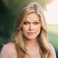 Emily Keeter's Instagram, Twitter & Facebook