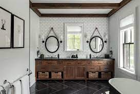 The bathroom is the best place to start if you would rather devote a little quantity of farmhouse style to your residence without committing to the value and appearance of a bigger room. Modern Farmhouse Upstate Landhausstil Badezimmer New York Von Crisp Architects Houzz