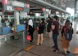 12 november 2019 hari mengundi: Bernama Laluan Khas Untuk Pengundi Kerja Tinggal Di Singapura Balik Mengundi Prk Tanjung Piai