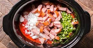 Aucune Pre Cuisson Vous Mettez Tous Les Ingredients De La Sauce Dans La Mijoteuse Et C Es Easy Dinner Recipes Crockpot Slow Cooker Spaghetti Easy Slow Cooker