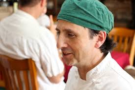 Robert Ubaldo's Instagram, Twitter & Facebook