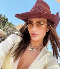 Womens History Month with @_erikadelacruz @thelagirl x @tatel.beverlyhills  💃🏻