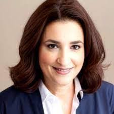 Carrie Runyan's Instagram, Twitter & Facebook