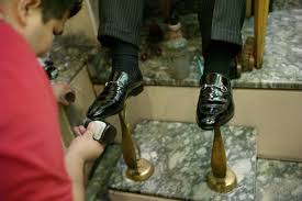 Shoeshines Keep Wall Street in the Black (or Maybe Brown)
