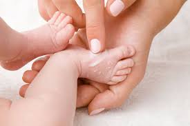 Trockene Babyhaut Ursachen Und Die Richtige Pflege
