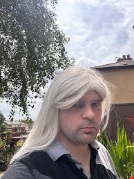 Can I lighten a doll's blonde wig to platinum?