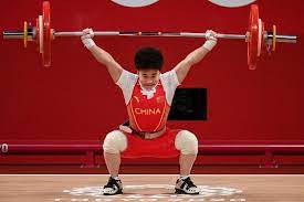 China's chen yufei claimed women's badminton singles gold on sunday, denying taiwan a second straight night of success in the sport. Tokyo Olympics Record Breaker Hou Zhihui Wins China S Second Gold Of Games In Weightlifting South China Morning Post