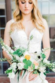 To bring your wedding floral dreams to life, begin with a rough idea of your wedding theme and colour scheme, the style of bouquets you are after, and your estimated flower budget. Wedding Flowers Where To Splurge And Where To Save Iowa Wedding Photographer Kirstie Veatch Photography Blog
