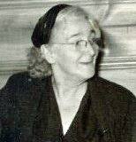 Theresa Fogarty with siblings Mary and Joan 1901