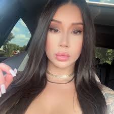 Janell Davila's Instagram, Twitter & Facebook