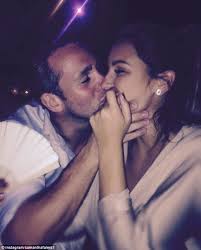Samantha Faiers And Boyfriend Paul Day Share Smooch In Instagram Snap Daily Mail Online 600 x 454 jpeg 71 кб. daily mail