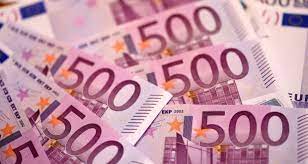 100 € banknote, stock bild. Ecb To Stop Issuing 500 Note But Keep Its Legal Status