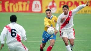 Otros resultados le dio el quinto lugar para enfrentar a nueva. Peru Vs Colombia Revive El Unico Triunfo Peruano En Barranquilla Por Eliminatorias Rpp Noticias