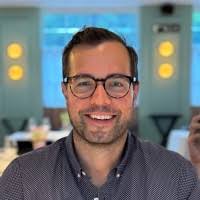 Chris Oetting's Instagram, Twitter & Facebook