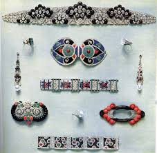 Exposition Internationale Des Arts Décoratifs Et Industriels Modernes 1925 Boucheron Dans Le Exposition Internationale Des Arts Decoratifs Et Industriels Modernes Paris 1925 Art Deco Jewelry Deco Jewelry Art Deco Diamond
