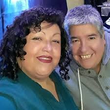 Qué persona en su sano juicio le pregunta a su gato donde estaba.