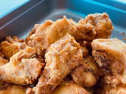 It's quite sweet, a little tangy, with just a whisper of heat (the dried red. Korean Fried Chicken Wings Omoni Fresh Fast Korean Grill