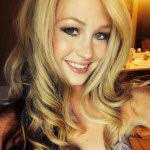 Amanda Tench's Instagram, Twitter & Facebook