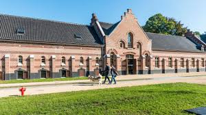 De voorbije 5,5 jaar maakte ze van de winkel een bloeiende. Op Zoek Naar Weldadigheid In Merksplas Kolonie Kempen