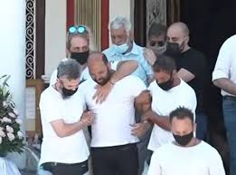 Έφυγε σήμερα από κοντά μας ο χρήστος αγνάντος σε ηλικία 72 ετών, η κηδεία του θα πραγματοποιηθεί το σάββατο 3 ιουνίου 12.00 μμ. Skhnes Arxaias Tragwdias Sthn Khdeia Ths 7xronhs Poy Brhke Tragiko 8anato Sth Nikaia