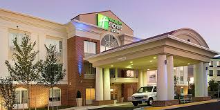Again, the reason to stay was location which was good but then the sound proofing meant that i could hear a lot going on on the street, which was less than ideal and i would really not be willing to spend a lot of money on a rate. Alexandria Va Hotels Holiday Inn Express Suites Alexandria Fort Belvoir