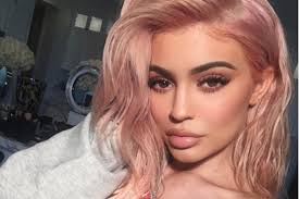 You can also read her bio here. How To Take The Perfect Selfie According To Leading Expert Kylie Jenner The Independent The Independent