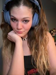 Do you like the mean green? How 'bout overwatch? WELLLL come sesh with us,  and watch us play some overwatch 2! Twitch.tv/desxkalistos