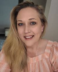 Michele Lynn's Instagram, Twitter & Facebook