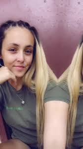 Samantha Capps's Instagram, Twitter & Facebook