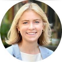 Caroline Carson's Instagram, Twitter & Facebook