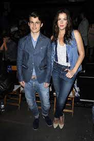 We all know magnus carlsen is winning on the chessboard, but is he lucky in love? Does Hot Chess Champion Magnus Carlsen Have A Girlfriend Magnus Carlsen 2011 Fashion Carlsen