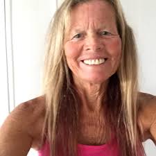 What are some suggestions for a small wedding ceremony and reception in  Fort Myers Beach, Florida?