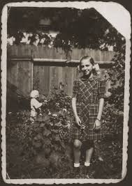 Virail è in grado di trovare per te tutte le opzioni disponibili per raggiungere valea lui mihai in il primo treno diretto a valea lui mihai parte da oradea alle 05:55, mentre l'ultimo è previsto per le 22:45. Portrait Of Vera Salamon As A Young Girl In The Garden Of Her Home In Valea Lui Mihai Romania Collections Search United States Holocaust Memorial Museum