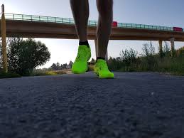 Instead of the plastic wave plate, mizuno used different layers and shapes of foam to achieve the stable effect they were after. Laufschuhtest Mizuno Wave Shadow 3 Review Test Lightweighttrainer