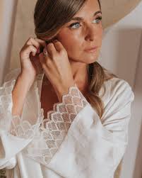 Nos encantan estas dos hermanas con nuestro conjunto Yoko Ono azul y beige!  @marilo_cg⁣ fotos: @albertoquerom