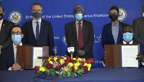 صورة مساند كنب عليها صور الموناليزا