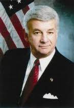 Qualifications for holding public office should be required