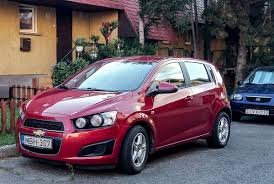 The chevrolet aveo sedan and aveo 5 hatchback combine a fuel efficient engine, seating for five, ample cargo space and a host of optional features. Chevrolet Aveo Fotos Fahrzeugbilder De
