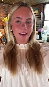 Daria Schubert's Instagram, Twitter & Facebook