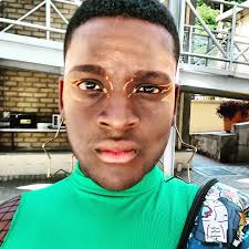 𝕆𝕤 𝕣𝕖í𝕤 𝕕𝕖 𝕞í 𝕡𝕠𝕣 𝕢𝕦é 𝕤𝕠𝕪 𝕕𝕚𝕗𝕖𝕣𝕖𝕟𝕥𝕖. 𝕐𝕠 𝕞𝕖  𝕣í𝕠 𝕕𝕖 𝕧𝕠𝕤𝕠𝕥𝕣𝕠𝕤 𝕡𝕠𝕣𝕢𝕦𝕖 𝕥𝕠𝕕𝕠𝕤 𝕤𝕠𝕚𝕤 𝕝𝕠𝕤  𝕞𝕚𝕤𝕞𝕠𝕤."