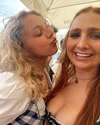 Lauren Boyce's Instagram, Twitter & Facebook