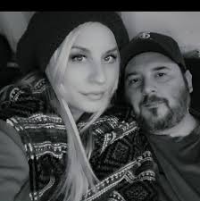 Why can't my mom's laptop connect to the new router?