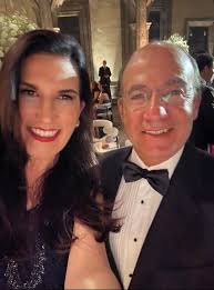 LoMásVisto "Con Calderón sí se combatía al narco, sí teníamos  transparencia, sí nos respetaban el TLC, sí había seguro popular y  medicinas. Sí con él, el mejor presidente de México": Panista Kenia