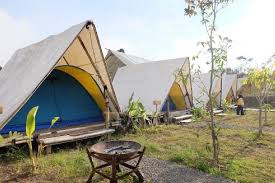 Glamping ciwidey merupakan sebuah kawasan resort yang berlokasi di ciwidey, yang memiliki fasilitas wisata lengkap. Glamping Di Bandung Dari Pegunungan Sampai Tepi Danau Travel Tempo Co
