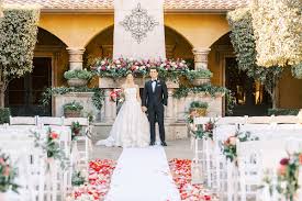 Find a wide range of wedding flowers and florists, ideas and pictures of the perfect wedding flowers at easy weddings. Early Spring Colorful Wedding Kimmie Marcus Gilbert Arizona