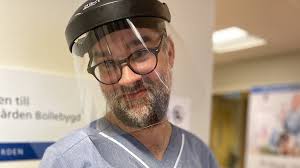 Kärlekshyllning till Daniel när entrévärdarna försvinner