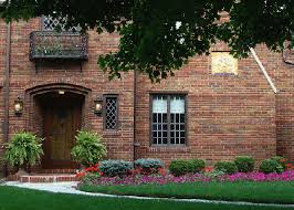 Why do you need foundation planting? Midwest Gardening Landscape Planning Care